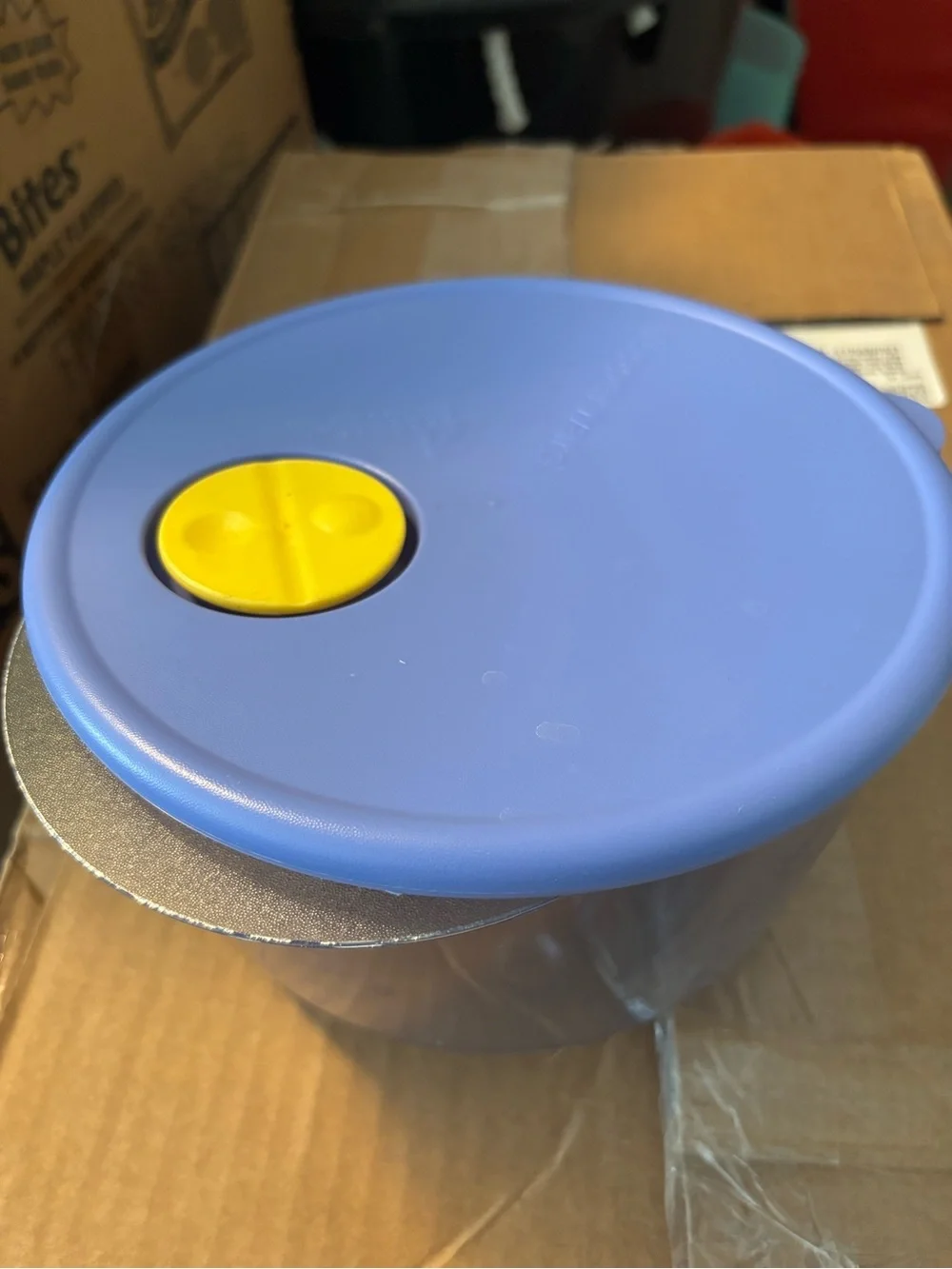 Tupperware vent n serve Deep Blue Stackable Food Storage Bowls with Lids